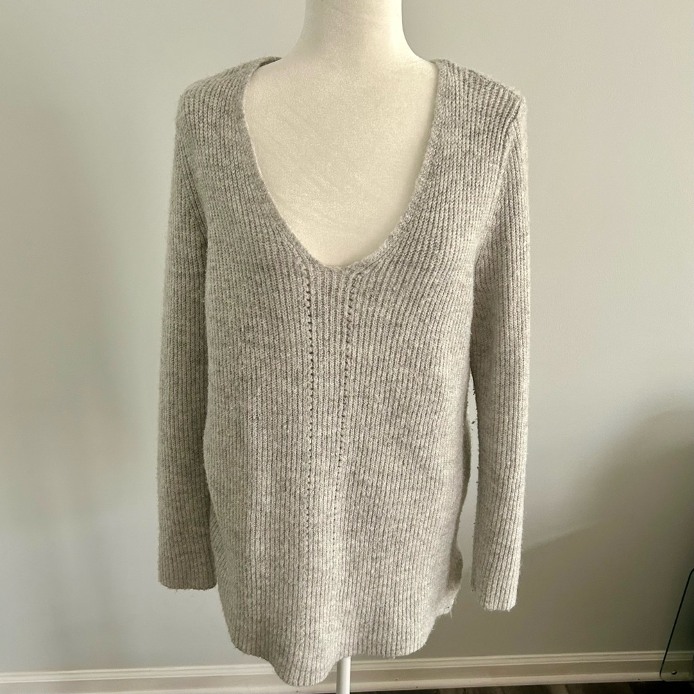 Liz Claiborne Ladies Sweater - Size L